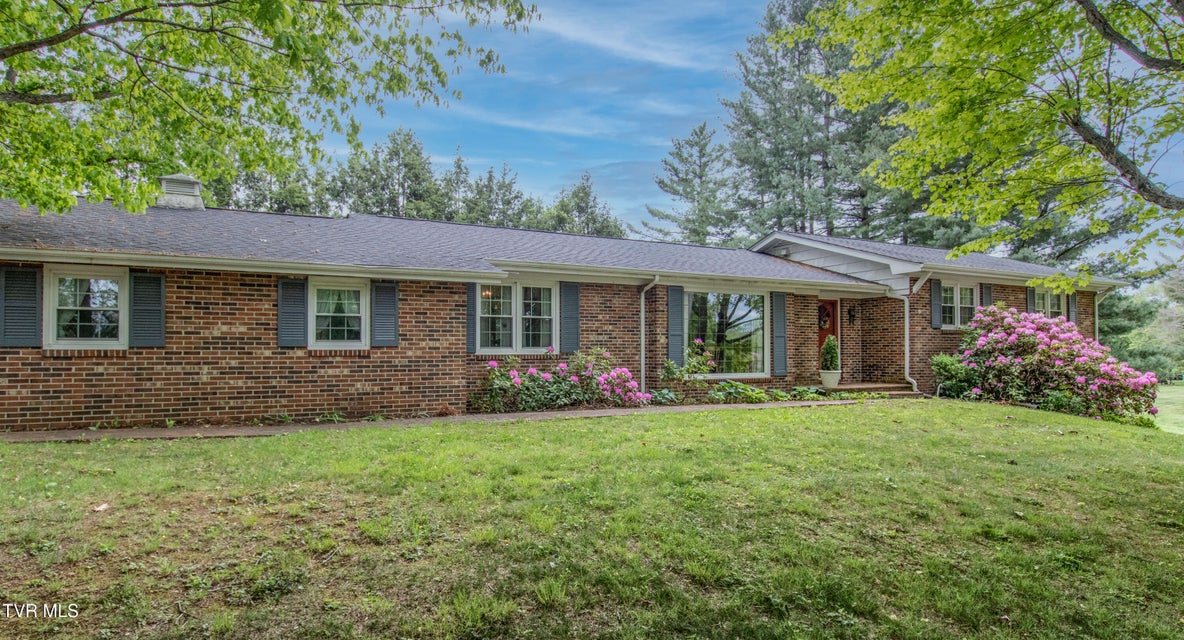Photo #4: 19494 Oakwood Drive