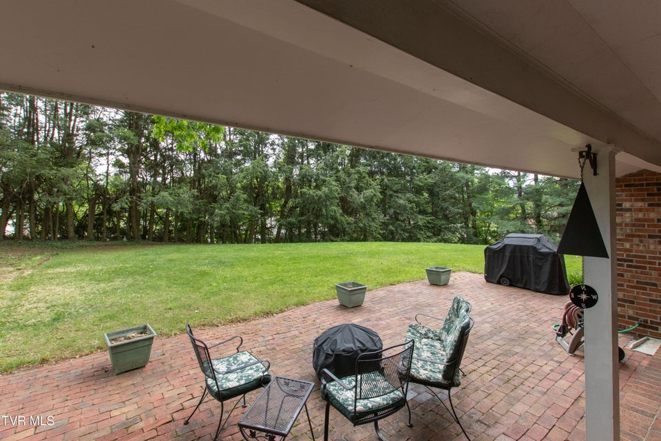 Photo #9: 19494 Oakwood Drive