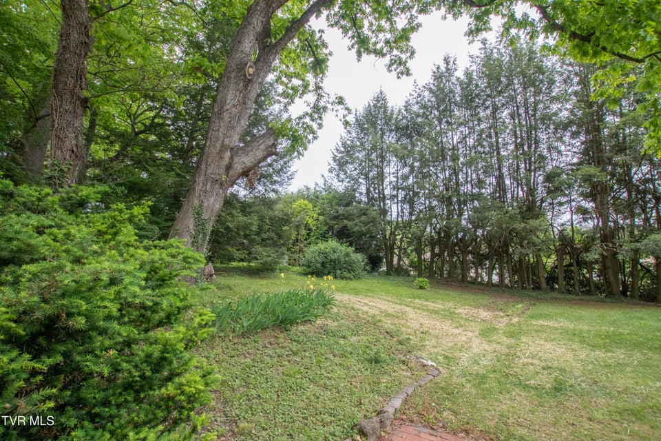 Photo #10: 19494 Oakwood Drive