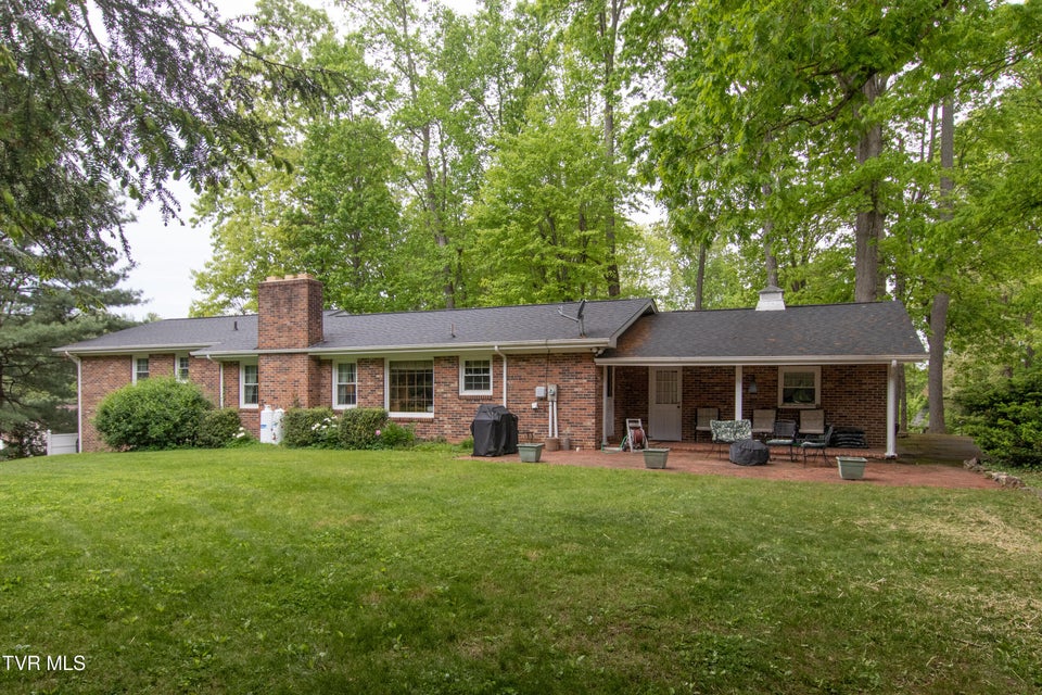 Photo #12: 19494 Oakwood Drive