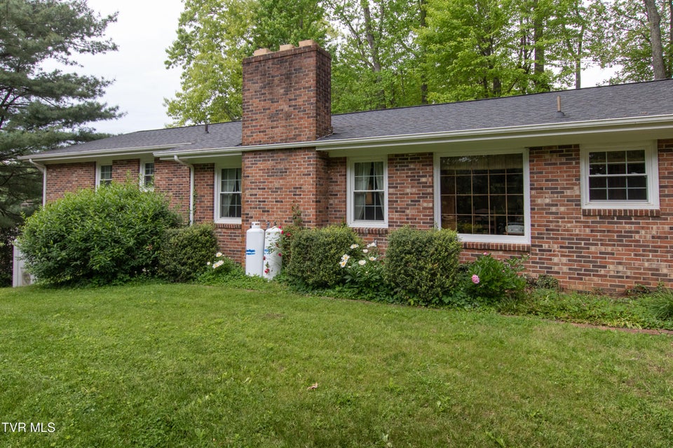 Photo #13: 19494 Oakwood Drive