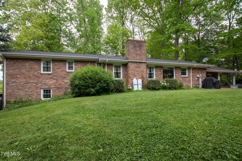 Photo #14: 19494 Oakwood Drive