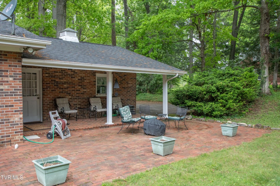 Photo #15: 19494 Oakwood Drive