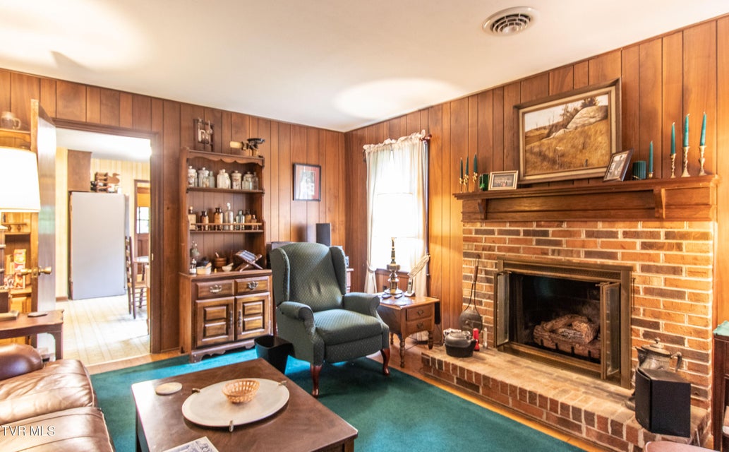 Photo #22: 19494 Oakwood Drive