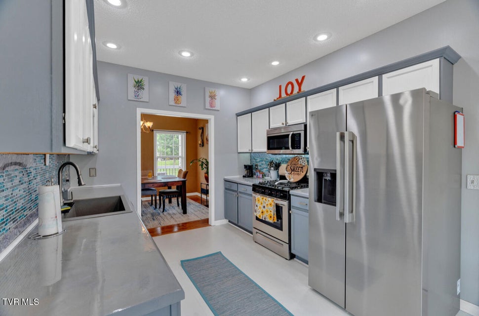 Photo #17: 1019 Meadow Brook Drive