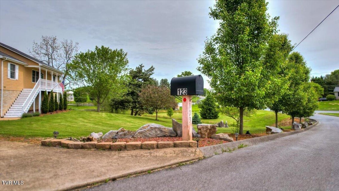 Photo #4: 123 Bermuda Drive