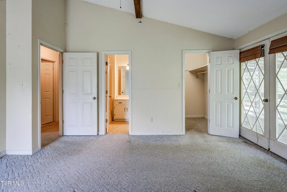 Photo #28: 4 Haverhill Court Court