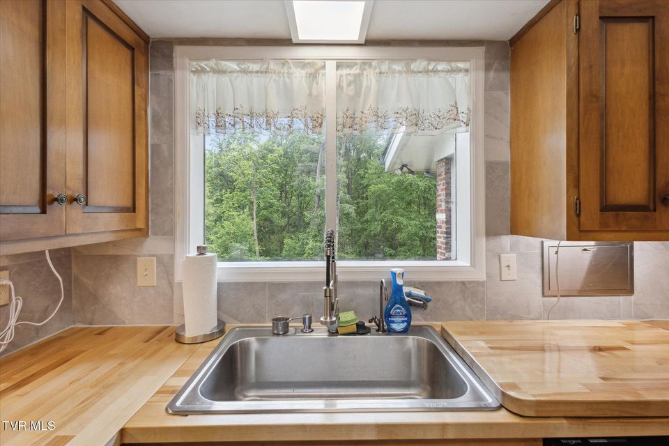 Photo #13: 2021 Westwind Drive