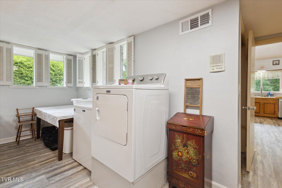 Photo #16: 2021 Westwind Drive