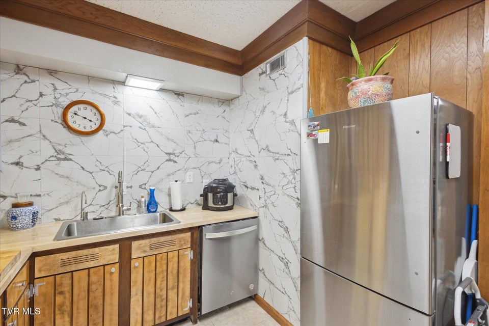 Photo #32: 2021 Westwind Drive