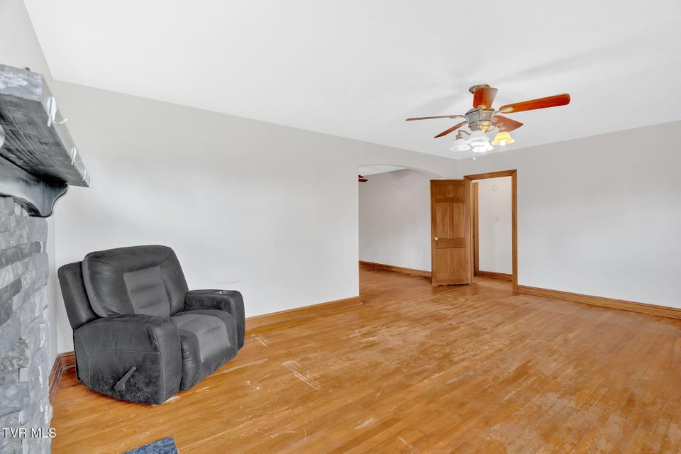 Photo #14: 223 Grandview Street