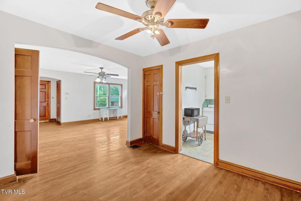 Photo #16: 223 Grandview Street