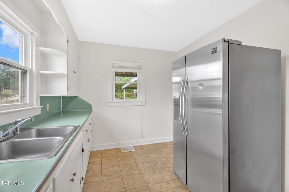 Photo #19: 223 Grandview Street