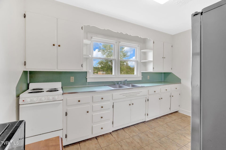 Photo #20: 223 Grandview Street