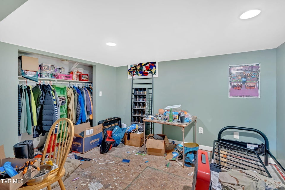 Photo #27: 223 Grandview Street