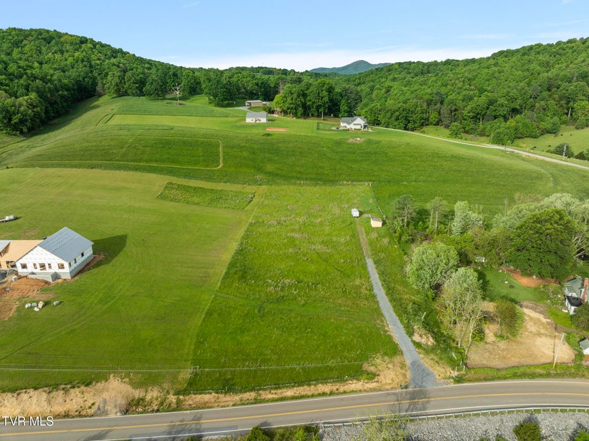 Photo #3: 736 Laurels Road
