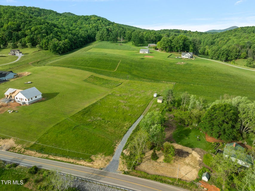 Photo #5: 736 Laurels Road
