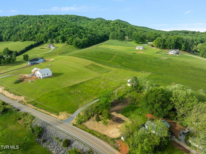Photo #6: 736 Laurels Road
