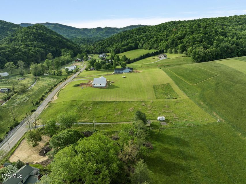 Photo #8: 736 Laurels Road