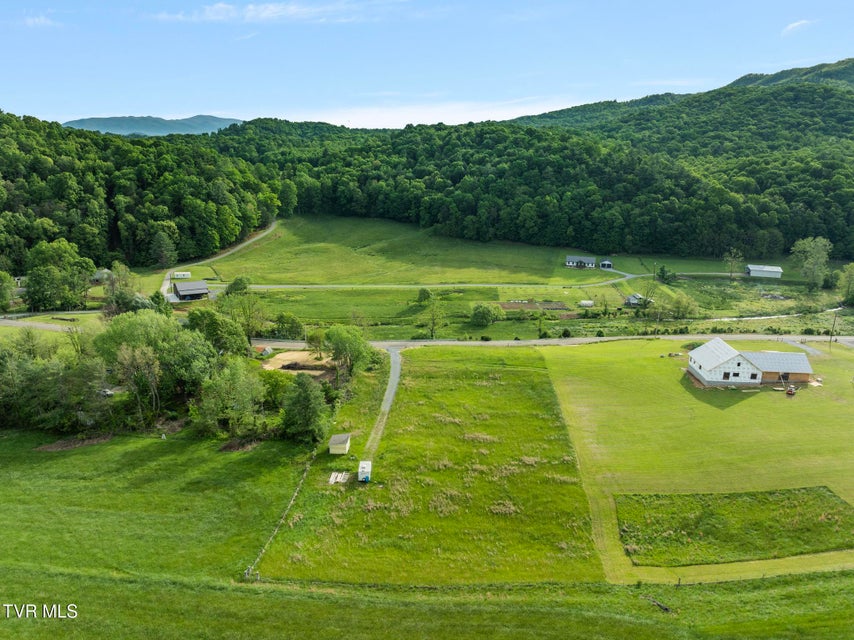 Photo #10: 736 Laurels Road