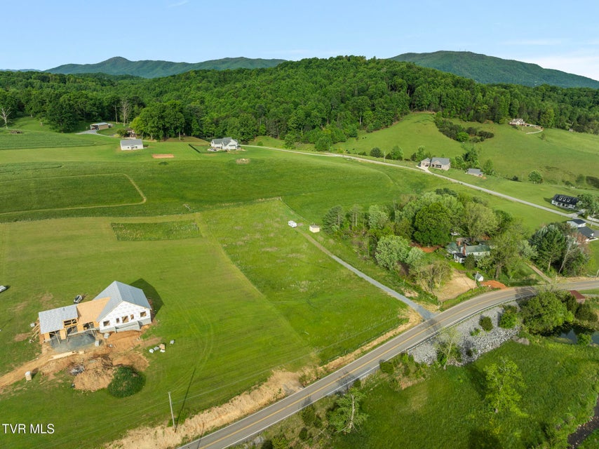 Photo #15: 736 Laurels Road
