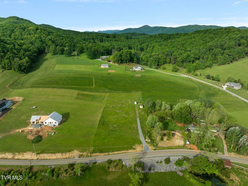Photo #16: 736 Laurels Road