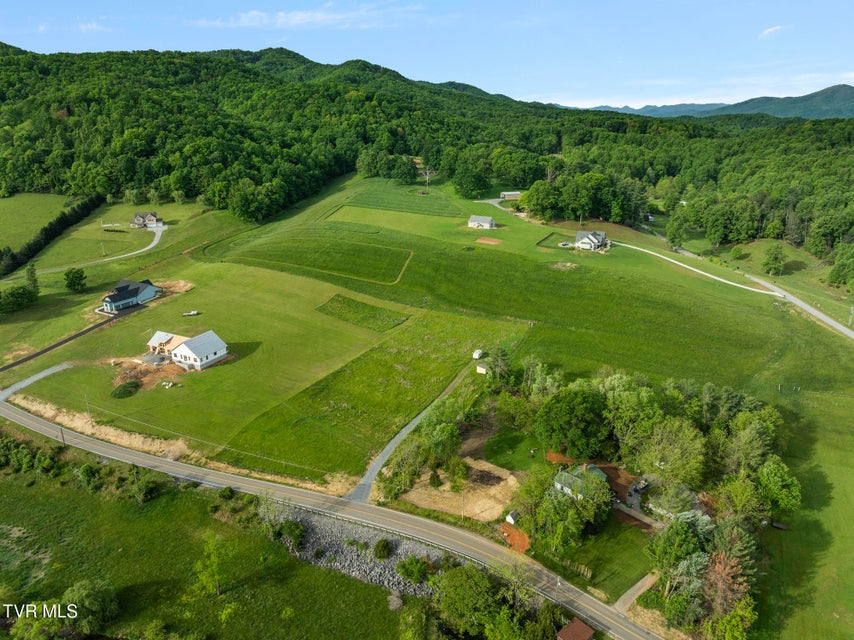 Photo #17: 736 Laurels Road