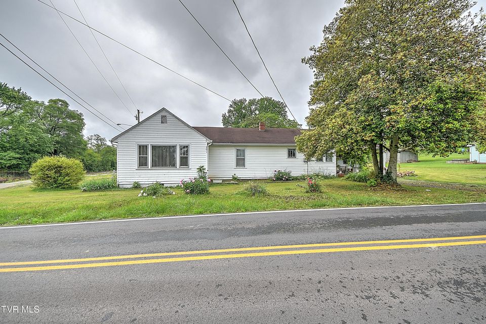 Photo #3: 201 Dover Avenue