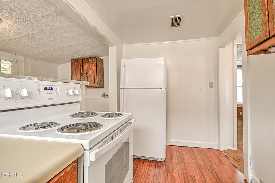 Photo #25: 1835 Highland Street