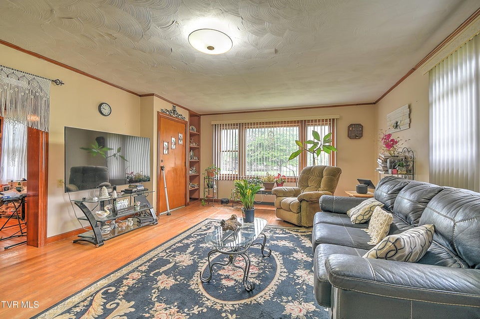 Photo #23: 201 Dover Avenue