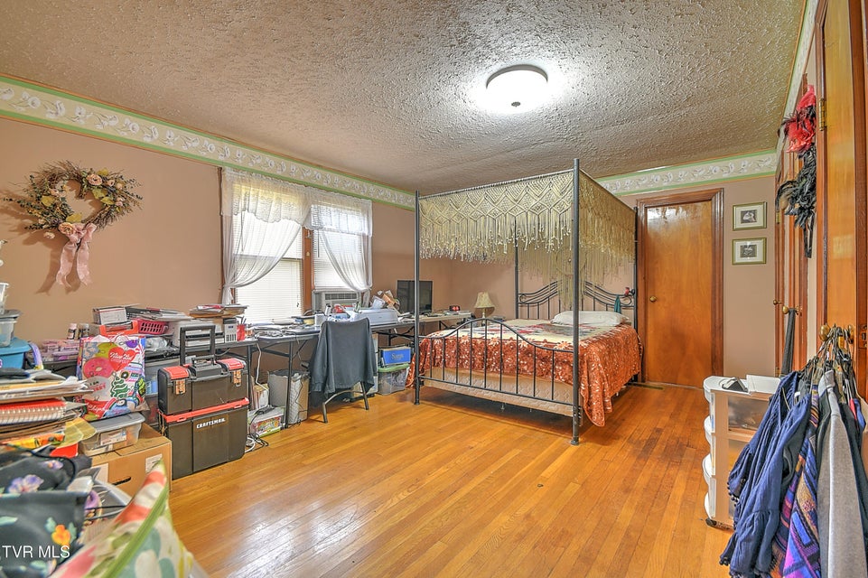 Photo #32: 201 Dover Avenue