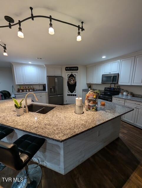 Photo #9: 105 London Pvt Drive
