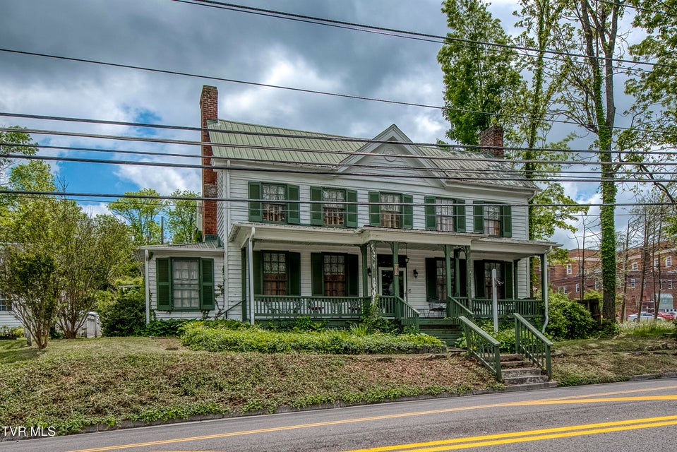 Photo #2: 210 Valley Street
