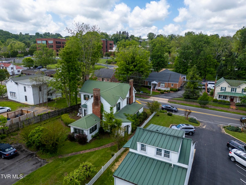Photo #28: 210 Valley Street