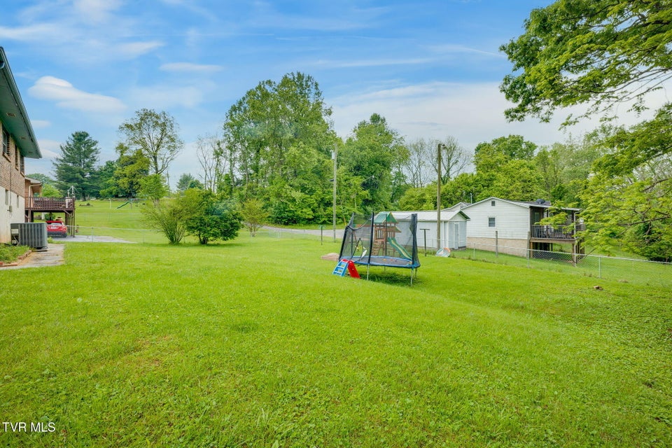 Photo #26: 109 Longwood Road