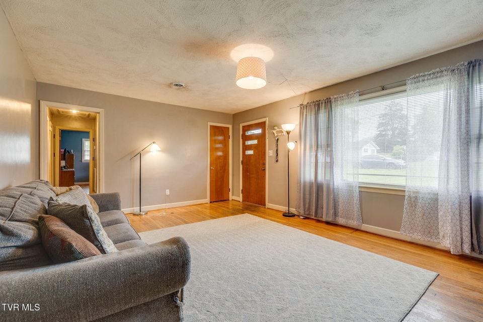 Photo #6: 109 Longwood Road