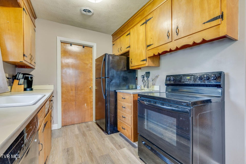 Photo #11: 109 Longwood Road