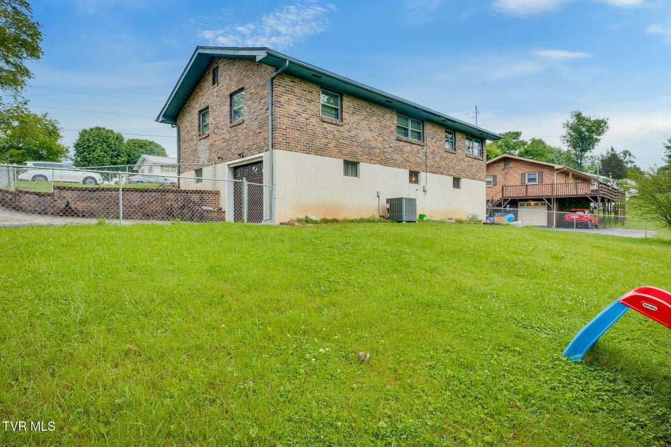 Photo #27: 109 Longwood Road