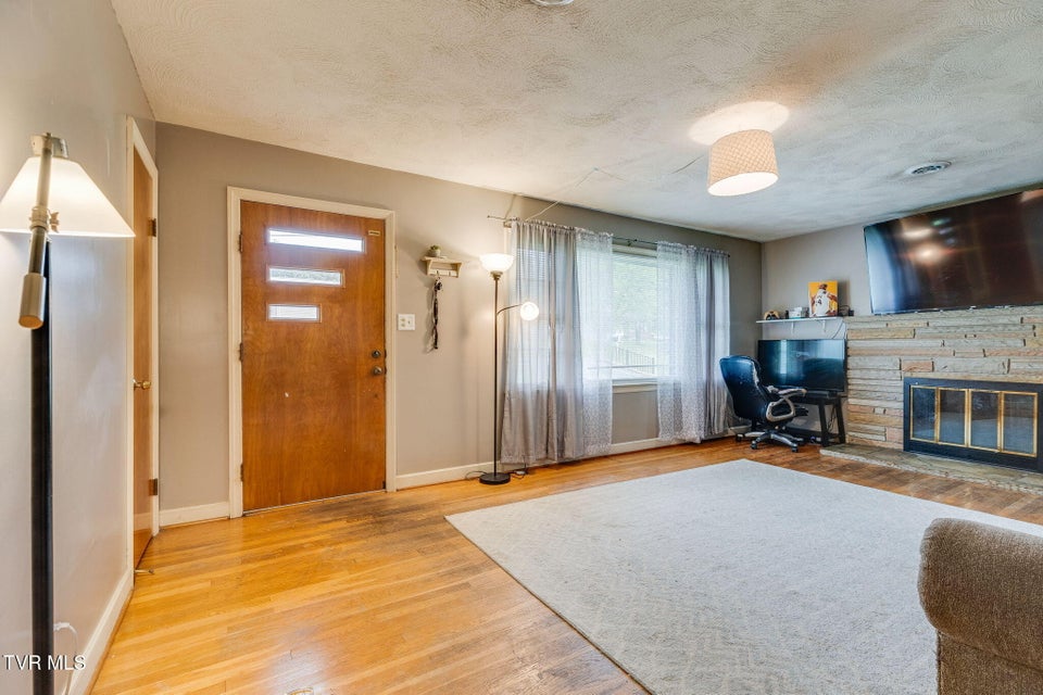 Photo #5: 109 Longwood Road