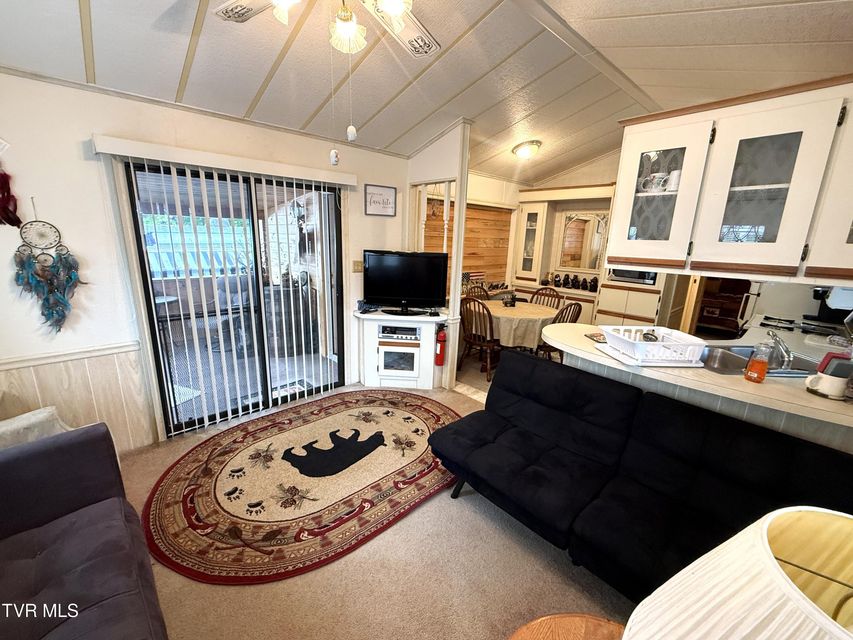 Photo #3: 5355 East Parkway
