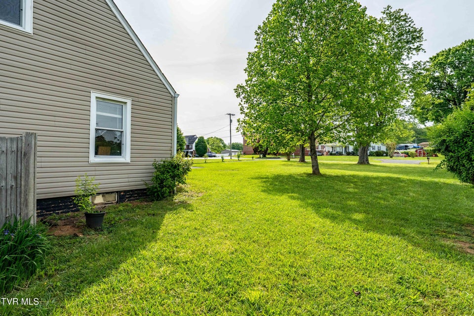 Photo #55: 1058 Smalling Road