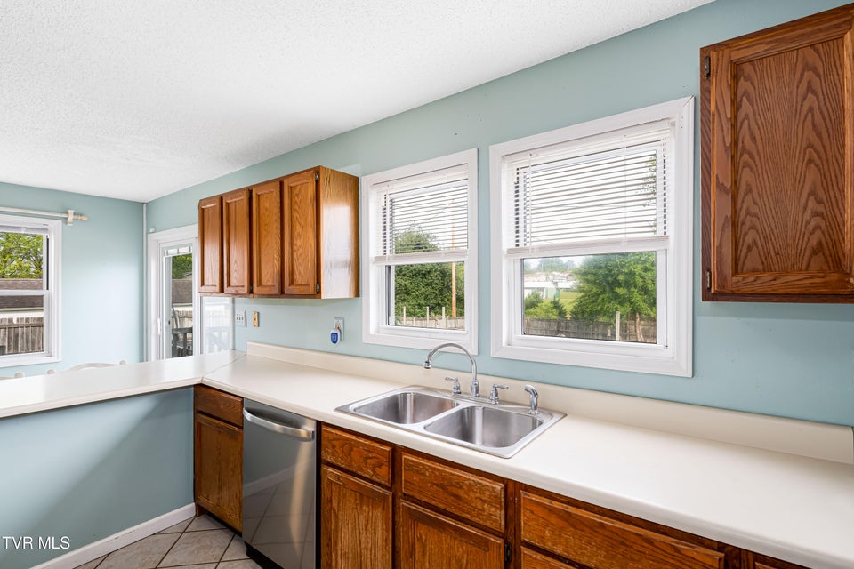 Photo #15: 1058 Smalling Road
