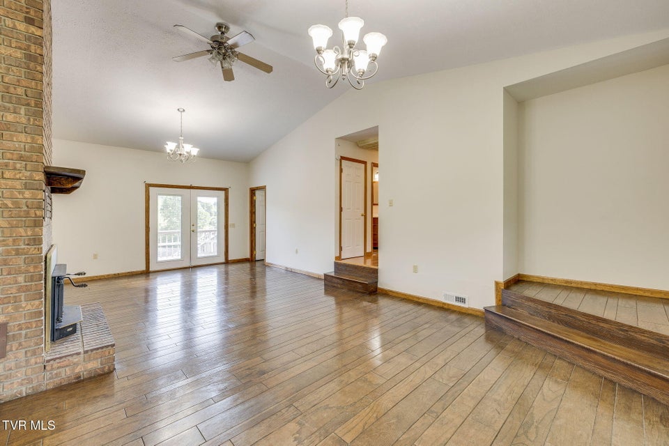 Photo #6: 1408 Chamber Street