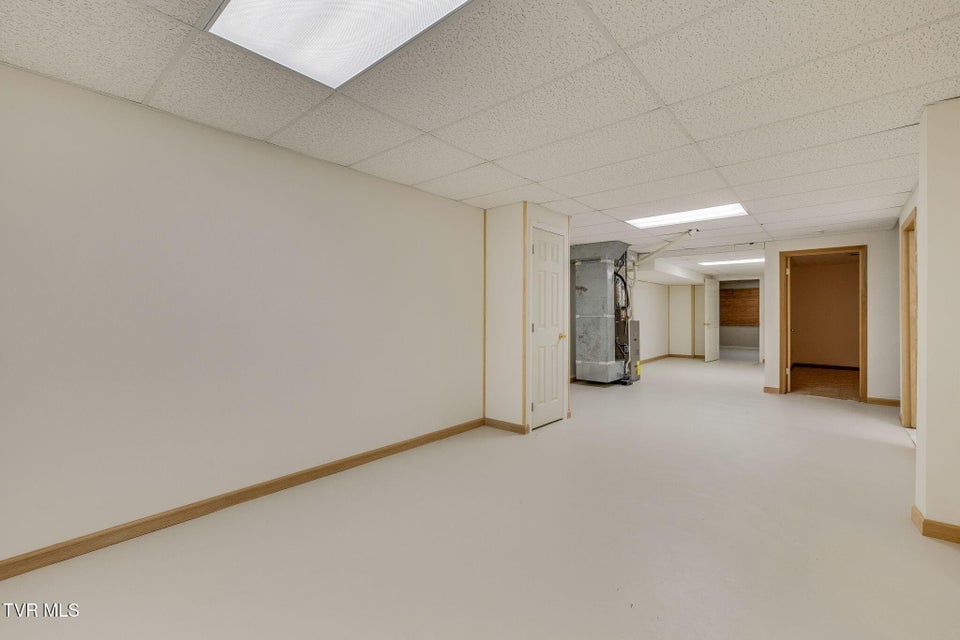 Photo #27: 1408 Chamber Street