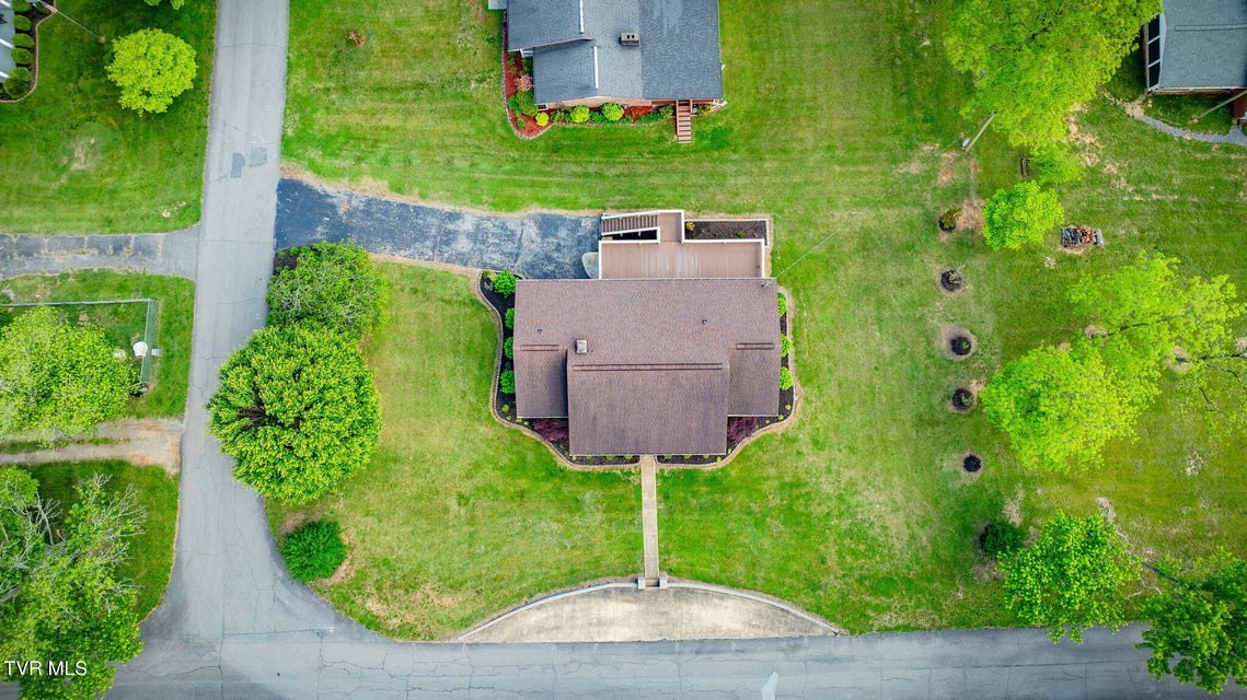Photo #47: 1408 Chamber Street