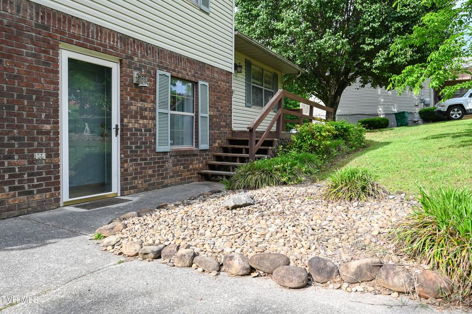 Photo #3: 1401 Colony Circle