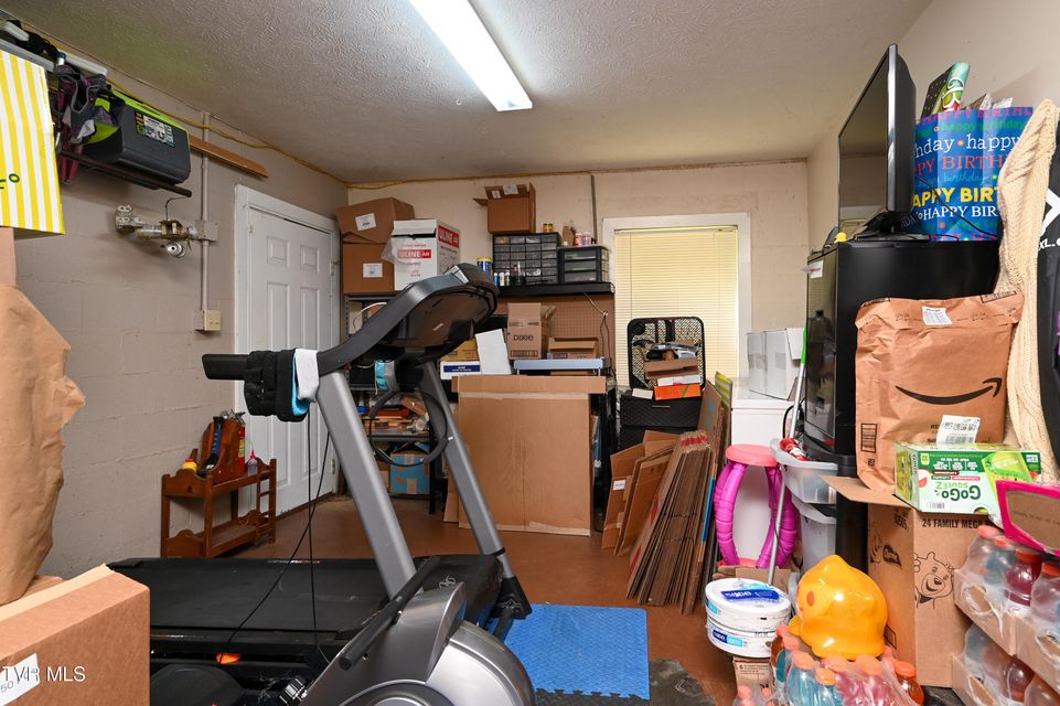 Photo #32: 1401 Colony Circle