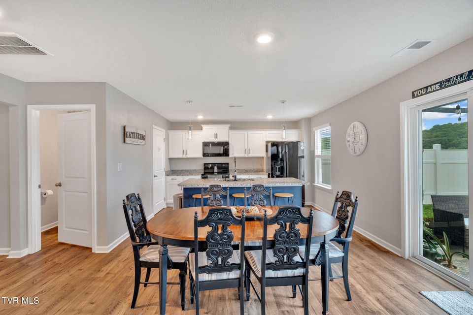 Photo #32: 2927 Southbridge Road