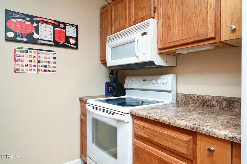 Photo #8: 1401 Colony Circle