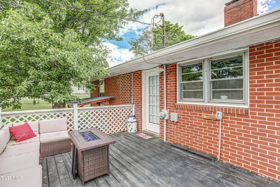 Photo #43: 211 King Avenue